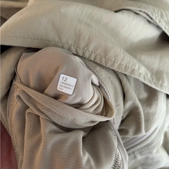 Lululemon Always Effortless Jacket, size 12 - Picture 3 of 8